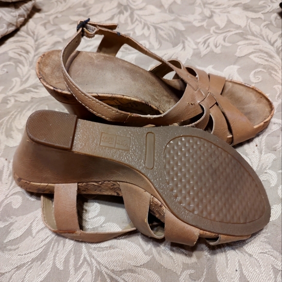 🤎 Super Comfy Vintage Aerosoles Tan & Cork Strappy Wedge Heels - 7.5M - Picture 11 of 15